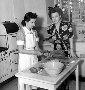 Irene Dunne (sorta) cooking
